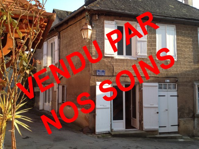 1052 EXCLUSIVITE : Maison de bourg F3 restaurée LARCHE